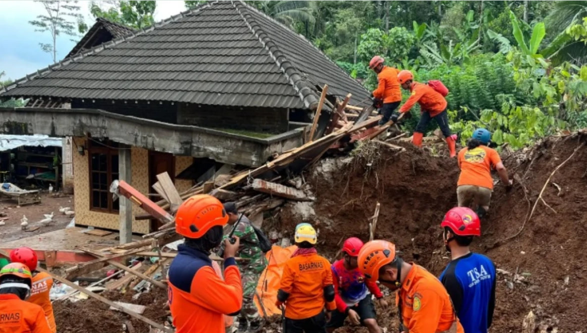 Bencana Indonesia 2025: Cuaca Ekstrem, Kerentanan Wilayah, dan Tantangan Adaptasi